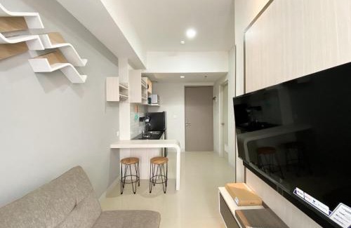 Cikarang Apartment | Comfort Stay 1BR at Vasanta Innopark Apartment By Travelio