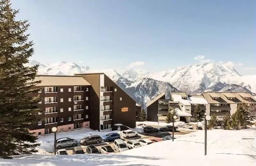 Eclose-Ouest Apartment | Comfort Studio (sleeps 5)
