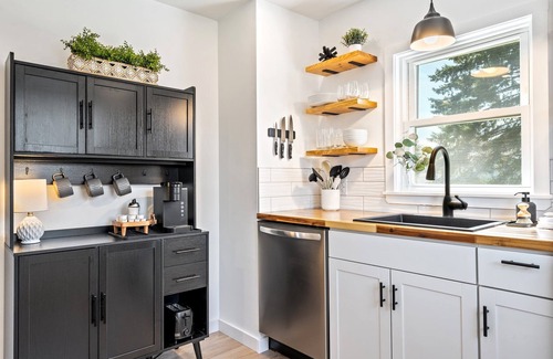 Bangor House | Comfort, Style, and Convenience