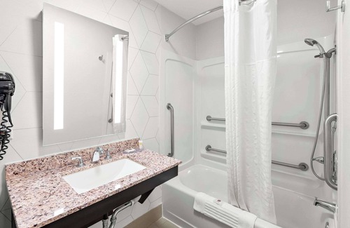 Summit Station Hotel | Comfort Suites Columbus