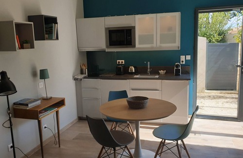 Villeneuve-les-Avignon Apartment | Comfortable design studio, quiet in Provence, close to Avignon.