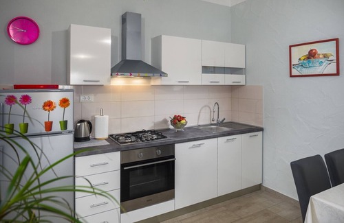 Stranici kod Nove Vasi Apartment | Comfortable new two bedroom apartment near Porec, with private terrace and garden