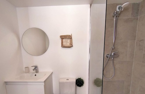 Montsegur-sur-Lauzon House | Comfortable accommodation in Drôme Provençale