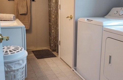 Central City Apartment | Comfortable 1 Bedroom Apartment in Heart of Central City