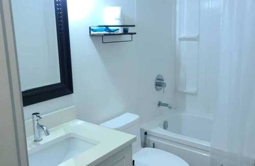 East Side House | Comfortable 1-bedroom unit in Vancouver