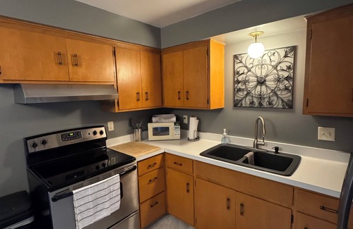 Oshkosh House | Comfortable 2 Bedroom Unit Near Wittman Airport and Lake Access!