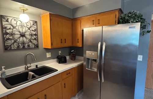 Oshkosh House | Comfortable 2 Bedroom Unit Near Wittman Airport and Lake Access!