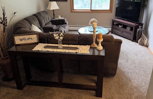 Oshkosh House | Comfortable 2 Bedroom Unit Near Wittman Airport and Lake Access!