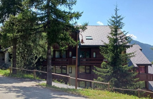 Vallandry Apartment | Comfortable 2-room sunny apartment at the foot of the slopes with balcony