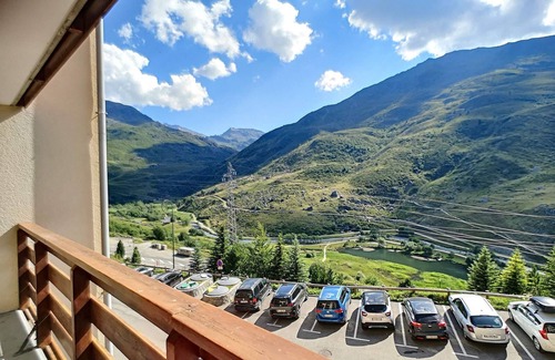 Les Bruyeres Apartment | Comfortable 2-room apt for 4, ski-in/ski-out, wifi, parking