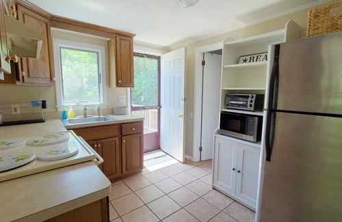 Wellfleet House | Comfortable 3BD-A/C, Deck, Outdoor Shower, Convenient Location