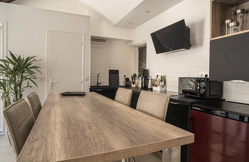 Porte-Saint-Martin Apartment | Comfortable and bright 50 m² in Paris 10th.