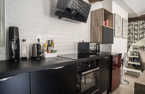 Porte-Saint-Martin Apartment | Comfortable and bright 50 m² in Paris 10th.