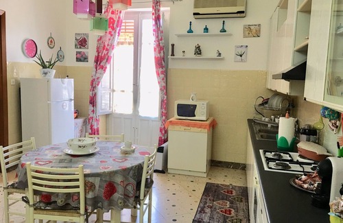 Partinico Apartment | Comfortable and comfortable apartment to visit the surroundings, beaches 15 minutes away