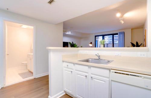 Ballston Apartment | Comfortable and Stylish Apartment