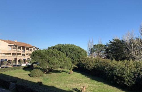 Saint-Cyprien Plage Apartment | Comfortable apartment 5 minutes from beaches, shops and restaurants