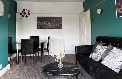 Cheadle Apartment | Comfortable apartment for 4 guests