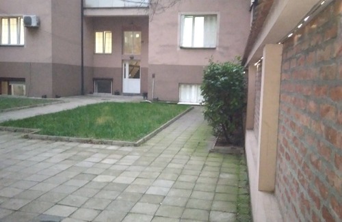 Vracar Apartment | Comfortable apartment in delightful Beograd with WiFi, AC