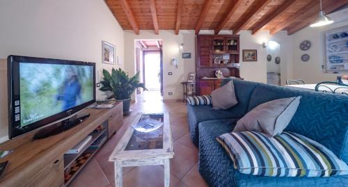 Capitana Apartment | Comfortable apartment in Capitana 50 sqm, sea view, garden