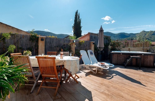 Nyons Apartment | Comfortable Apartment Nyons Private Garden, Wellness
