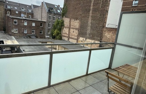 Neustadt-Sued Apartment | Comfortable apartments with balcony & close to the Rhine in Cologne Südstadt - Apartments KR