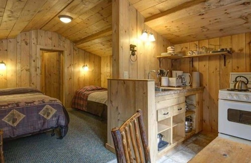 Cooke City-Silver Gate Cabin | Comfortable Cabin next to Yellowstone National Park
