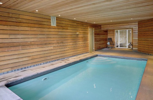 Stoumont House | Comfortable chalet with indoor pool hammam and sauna near Stoumont