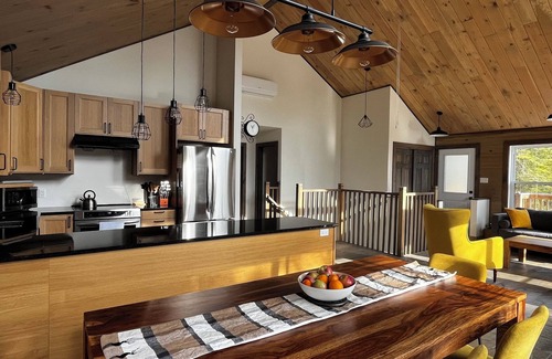 Entrelacs Ski Chalet | Comfortable cottage in the heart of nature, fireplace inside and out! Possibility of teleworking.