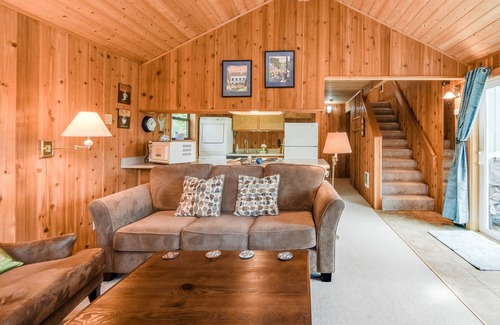 Manzanita House | Comfortable cottage with a washer/dryer, fireplace, deck, beach access