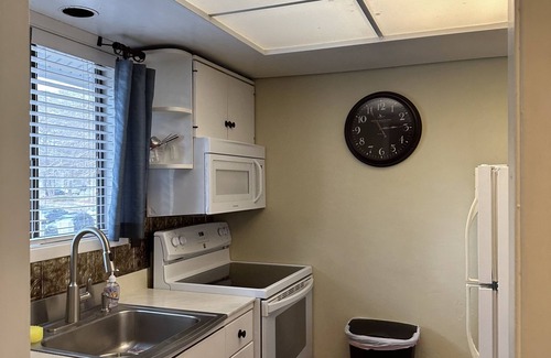 Daphne Condo | Comfortable Daphne Condo near Bay, Fairhope, and Mobile; Short Drive to Beaches