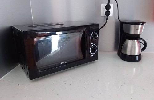 Damencourt House | Comfortable f2 gite with swimming pool