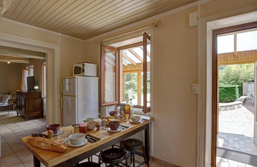 Belmont-de-la-Loire Cottage | Comfortable cottages with pool, pets welcome, fireplace, garden
