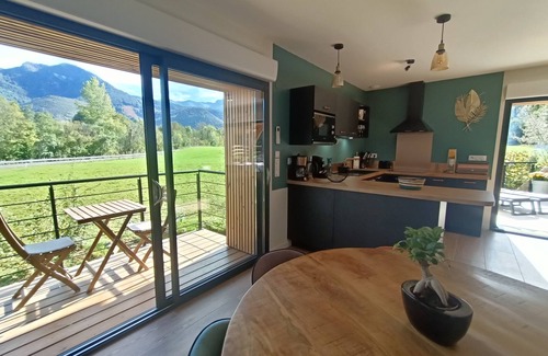 Asson Ski Chalet | Comfortable gîte with Spa and Pyrenees view *