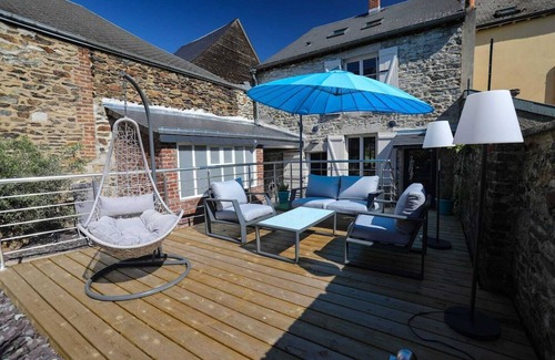 Revin House | Comfortable guest house just a stone's throw from the Meuse river and the "voie verte".