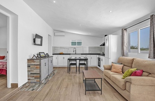 Barbate House | Comfortable Holiday Apartment "Loft Rural" with Terrace