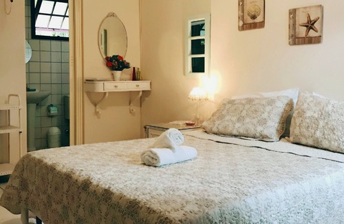 Mangueira House | Comfortable Home in Gated Community BBQ Pool and Large Green Area.