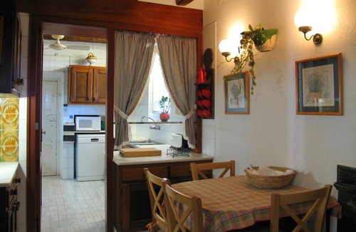 Valls Cottage | Comfortable house, garden of 24,200 m2. Private pool, barbecue. Wifi