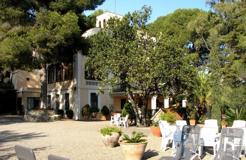Valls Cottage | Comfortable house, garden of 24,200 m2. Private pool, barbecue. Wifi