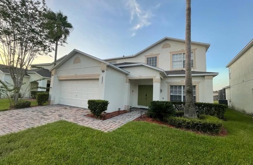 Kissimmee House | Comfortable house with hot tub, minutes away from theme parks