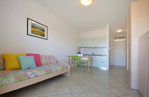 Lignano Sabbiadoro Apartment | Comfortable Apartment by the Café