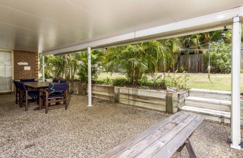 Bellara House | Comfortable Lowset Family Home