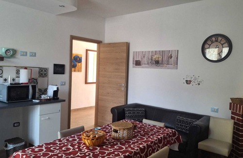 Ploaghe House | Comfortable modern facility. Suitable for couples and families.