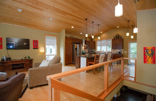 Tofino House | Comfortable new home with beautiful inlet views to experience a true Tofino stay