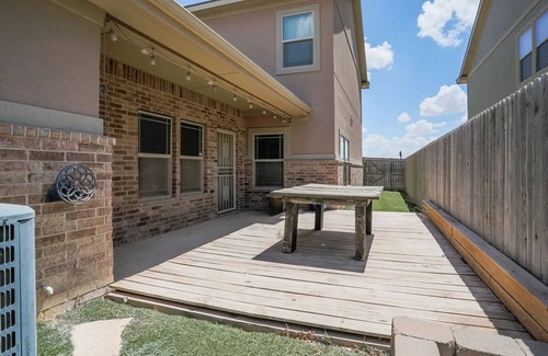 Odessa House | Comfortable Odessa Stay - 3BR, Garage, W/D, Quiet and Convenient