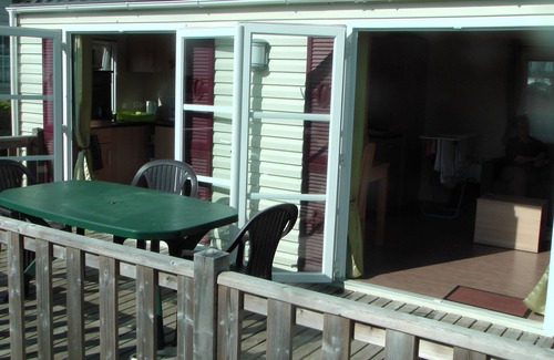 Bernieres-sur-Mer House | Comfortable, on its private plot/sea at 400m/pool on site