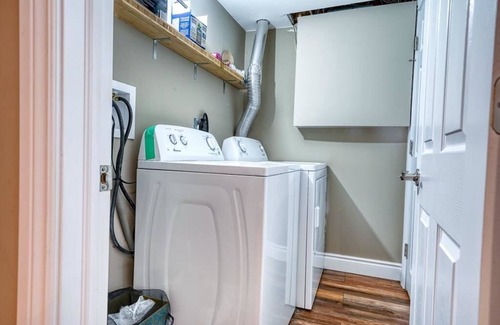 Kingston House | Comfortable Private 2bedroom with Full Kitchen