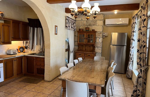 Xaghra Villa | Comfortable, Relaxing, Luxury, POOL, BBQ, TV, WiFi