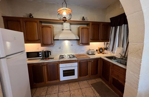 Xaghra Villa | Comfortable, Relaxing, Luxury, POOL, BBQ, TV, WiFi