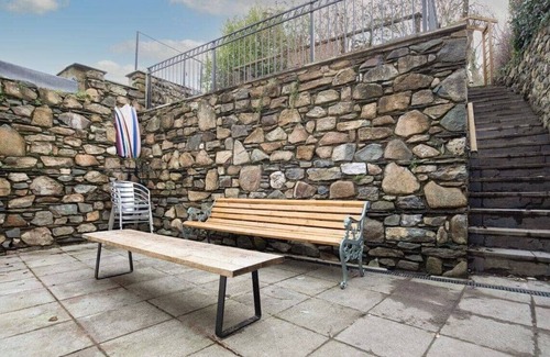 Newport House | Comfortable, spacious & filled with character, retaining many of its original features.