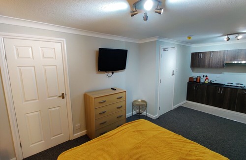 Ashford Apartment | Comfortable Studio/ Self-contained apartment in Ashford